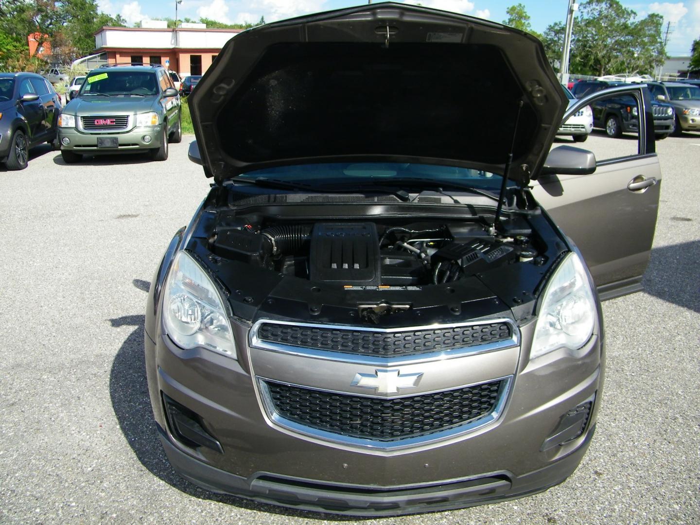 2012 Gray /Gray Chevrolet Equinox 1LT 2WD (2GNALDEK3C6) with an 2.4L L4 DOHC 16V engine, 6-Speed Automatic transmission, located at 4000 Bee Ridge Road, Sarasota, FL, 34233, (941) 926-0300, 27.298664, -82.489151 - Photo#14